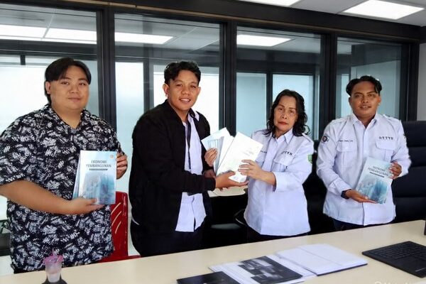 Kegiatan Kuliah & Diskusi Teologi